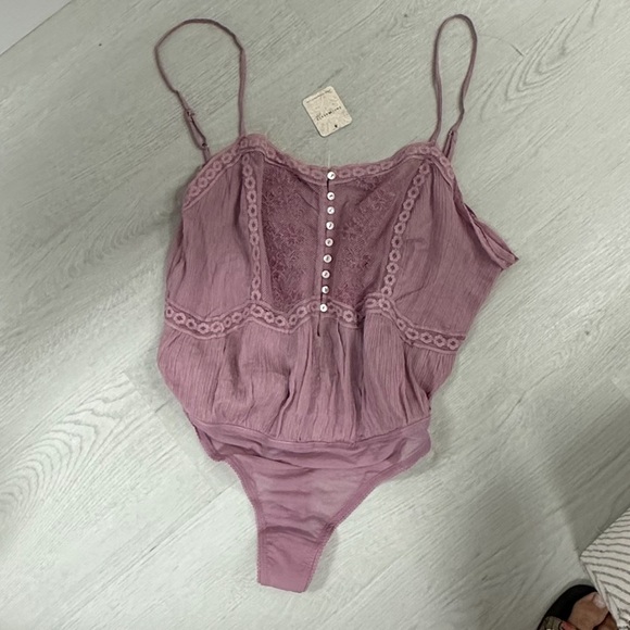 Free People Bodysuit. - Picture 3 of 5